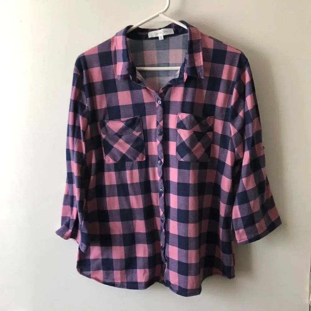 Eden & Olivia Checkered Button Down S:XL GUC